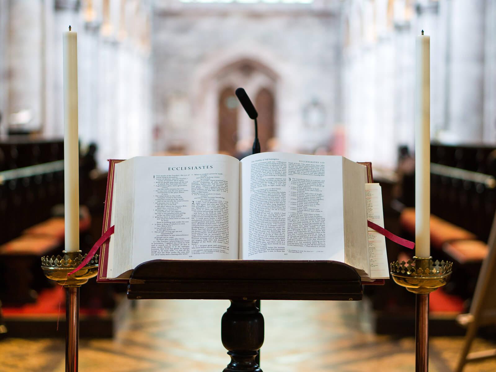 Die aufgeschlagene Bibel